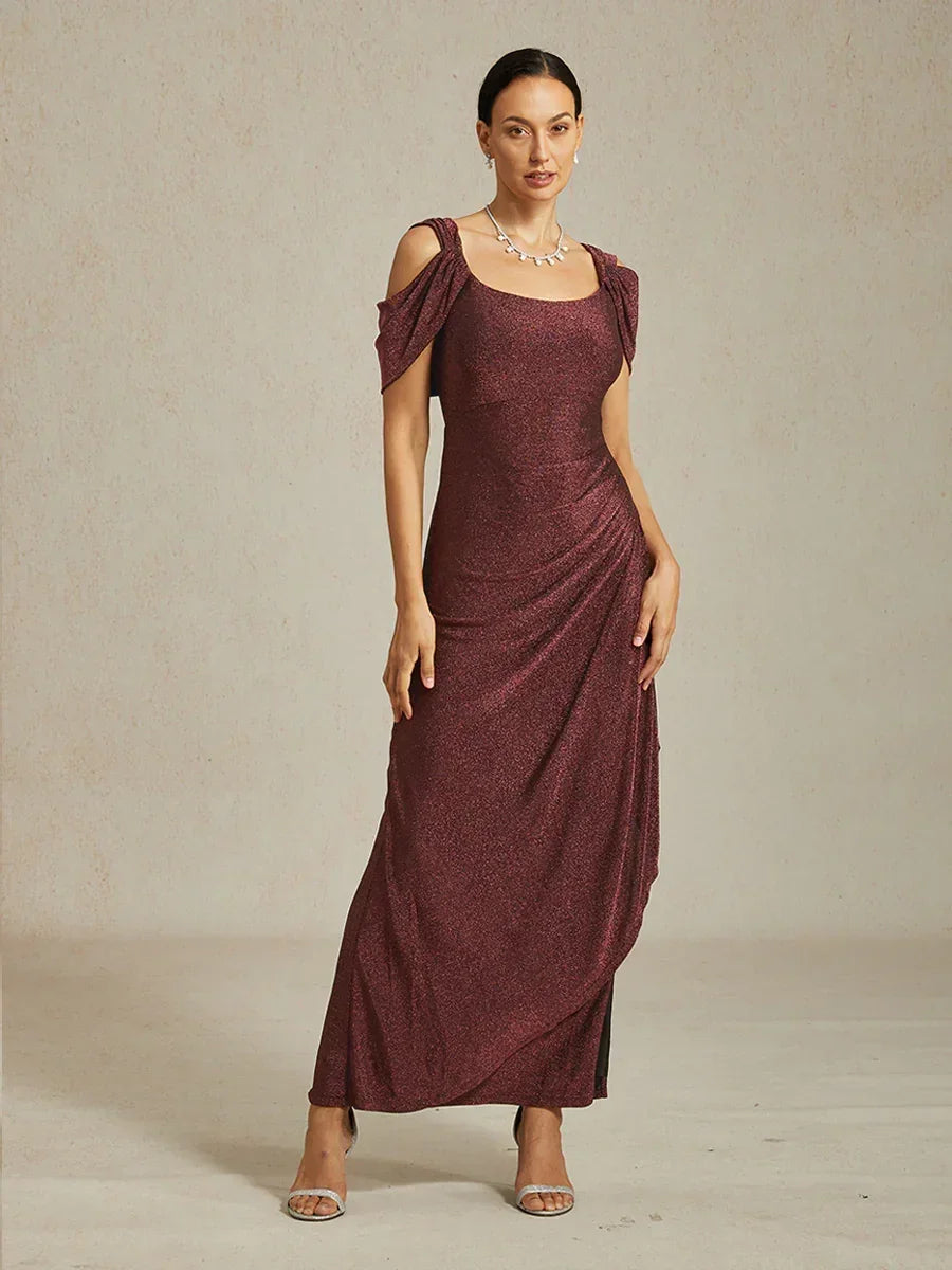 Glitzerkleid mit kalten Schultern