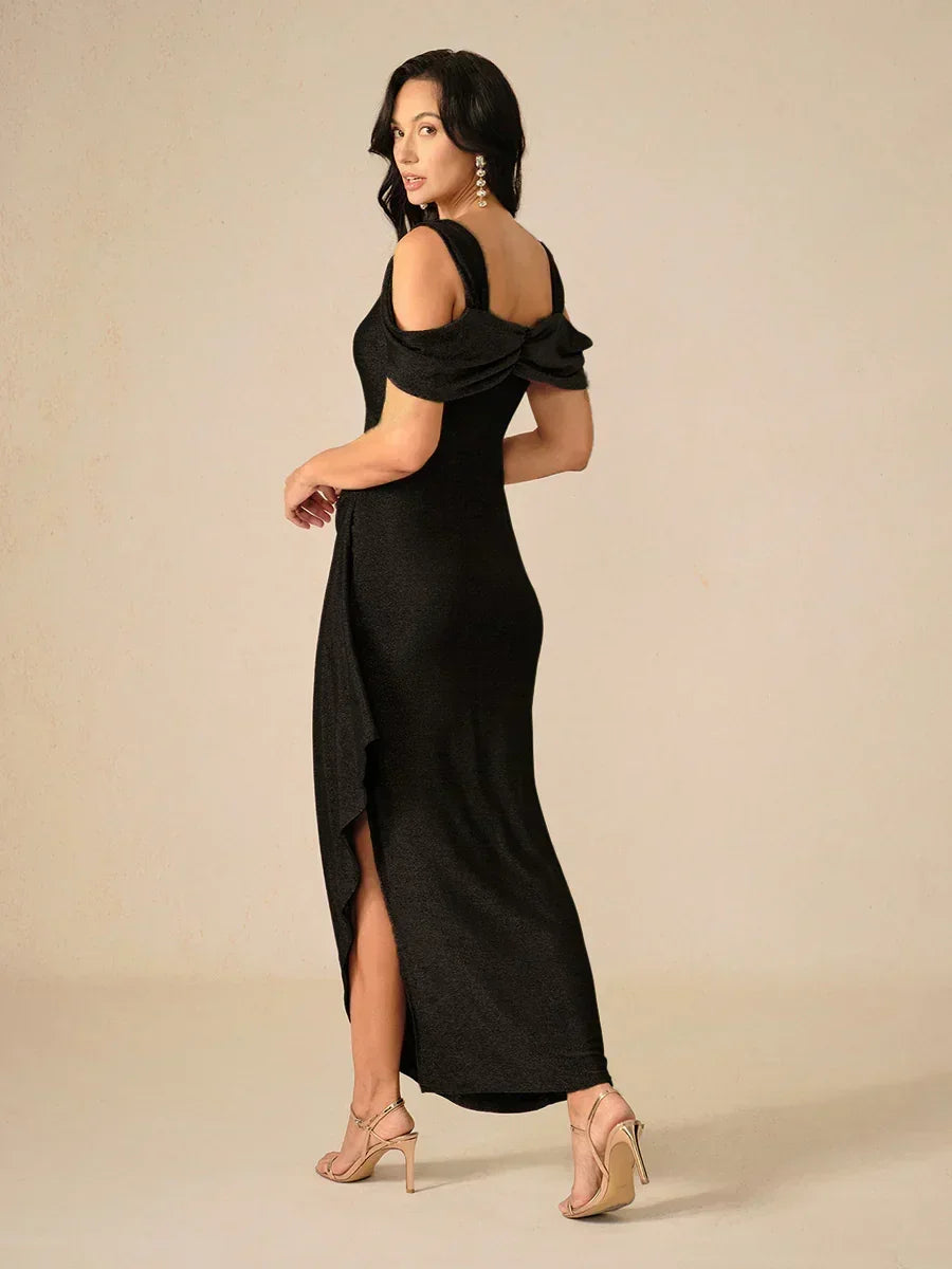 Glitzerkleid mit kalten Schultern