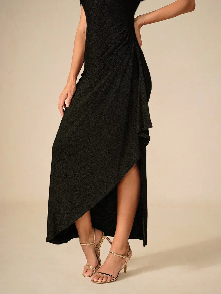 Glitzerkleid mit kalten Schultern