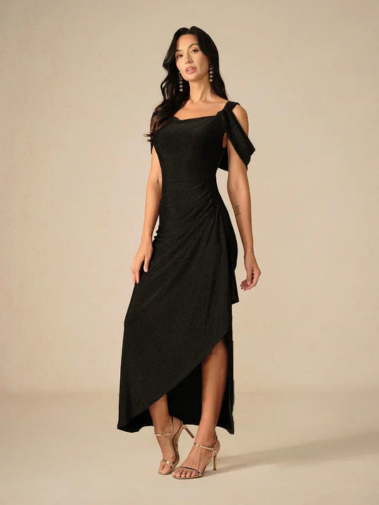 Glitzerkleid mit kalten Schultern