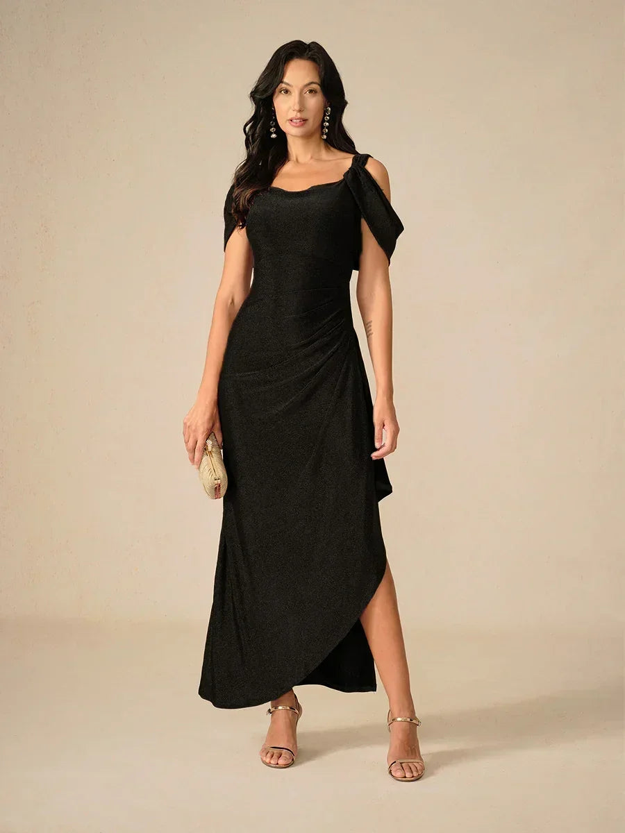 Glitzerkleid mit kalten Schultern