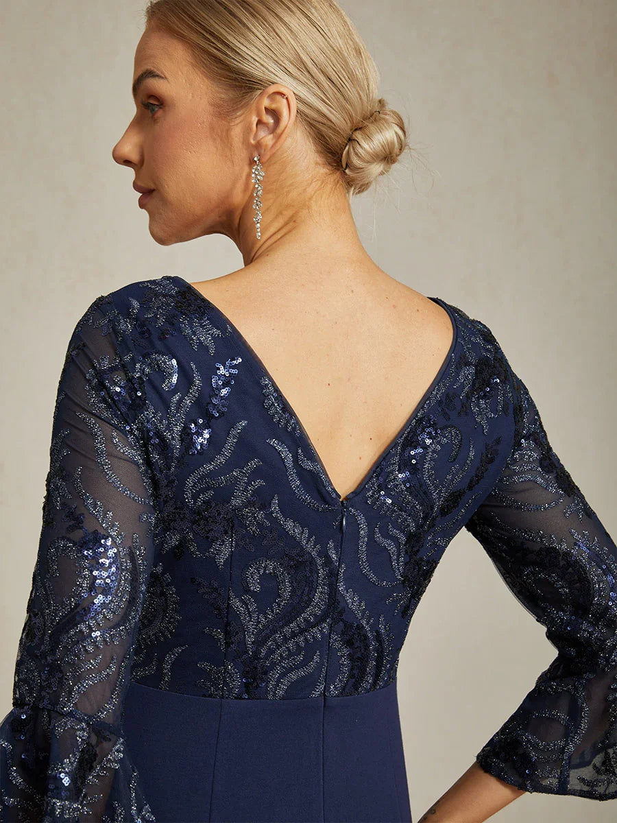 Elegantes, figurbetontes Cocktailkleid mit ausgestellten Ärmeln