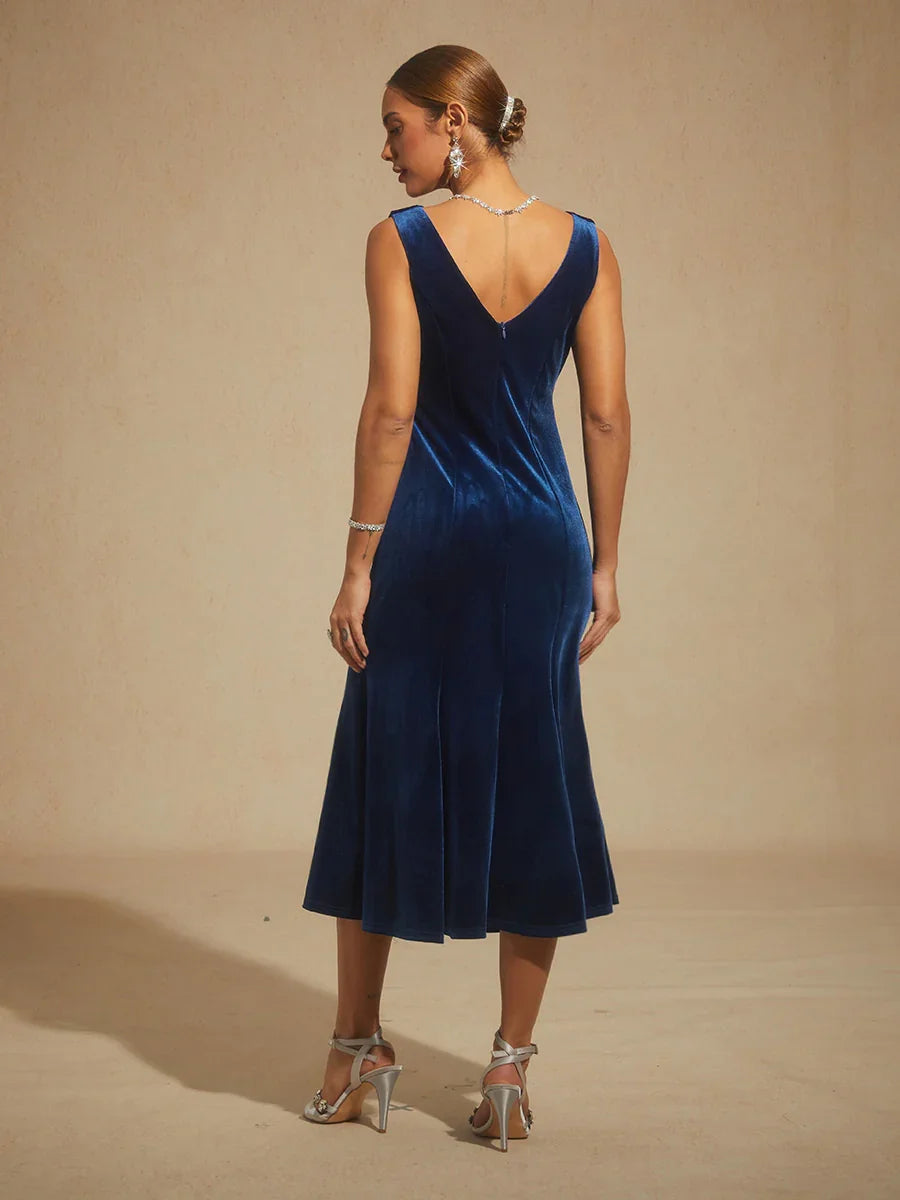 High-Stretch Velvet Sleeveless Midi Dress with Scoop Neck