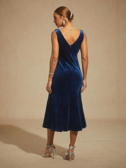 High-Stretch Velvet Sleeveless Midi Dress with Scoop Neck