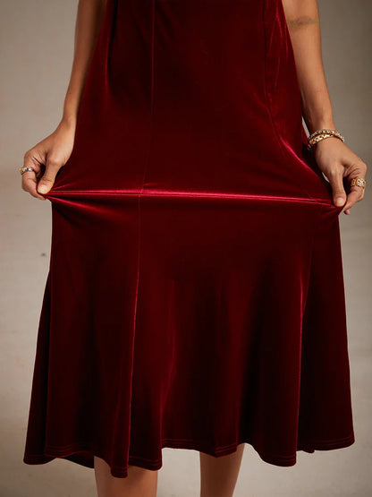 High-Stretch Velvet Sleeveless Midi Dress with Scoop Neck