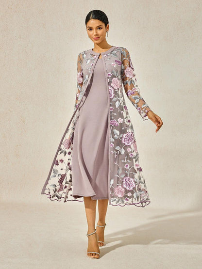 Zweiteiliges Kleid aus Chiffon, Netzspitze, bestickten Rüschen und Blumen