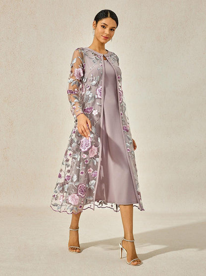 Zweiteiliges Kleid aus Chiffon, Netzspitze, bestickten Rüschen und Blumen