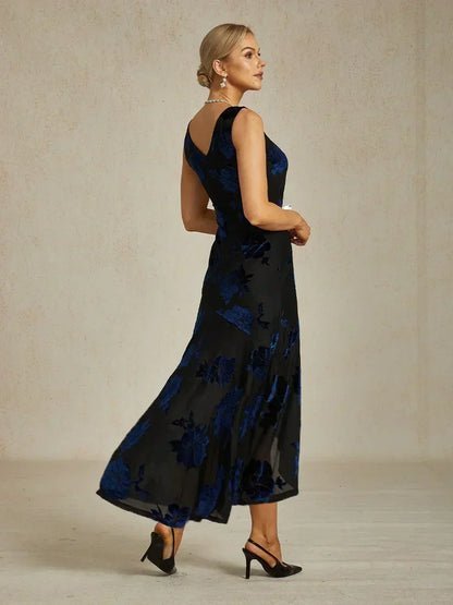 Robe de soirée en chiffon à fleurs marine avec ourlet asymétrique