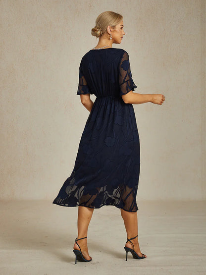 Maxikleid mit Rüschen und flatternder Spitze