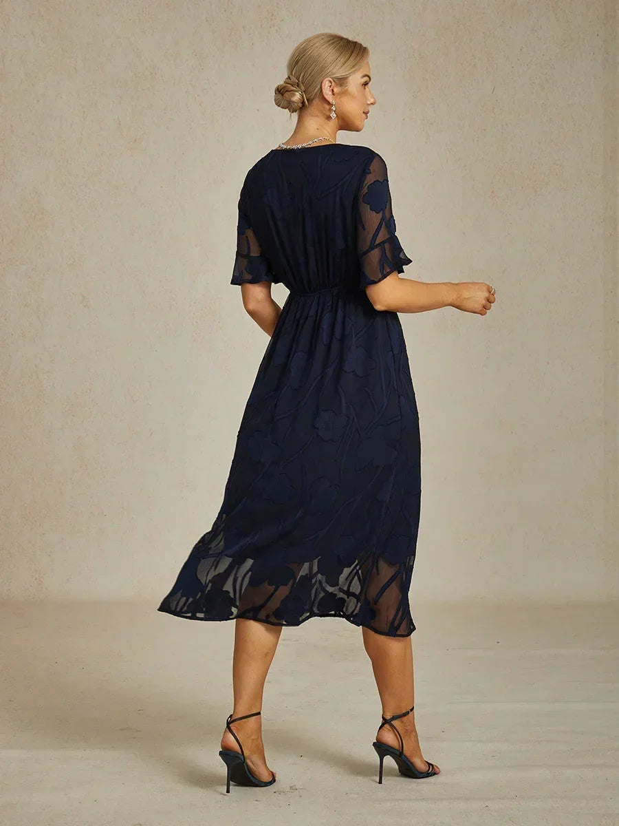 Maxikleid mit Rüschen und flatternder Spitze