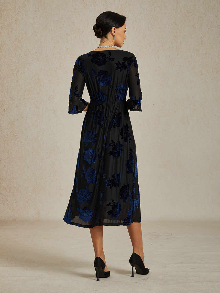 Maxikleid mit Rüschen und flatternder Spitze