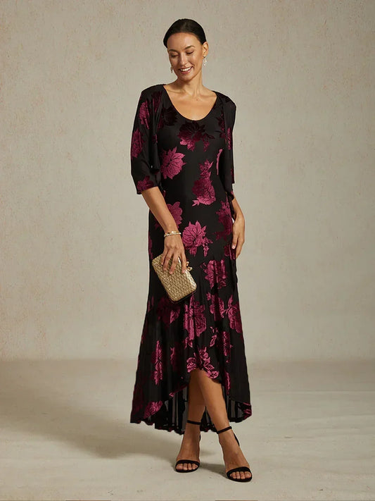 Marineblaues Chiffon-Abendkleid mit Blumenmuster und asymmetrischem Saum