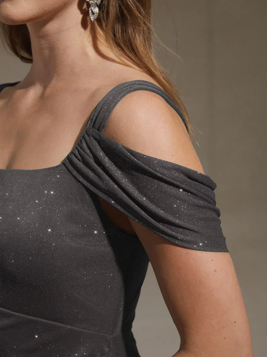 Knöchellanges Cold-Shoulder-Kleid aus glitzerndem Mesh
