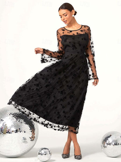 Schwarzes Kleid mit floraler Spitze und transparenten Ärmeln