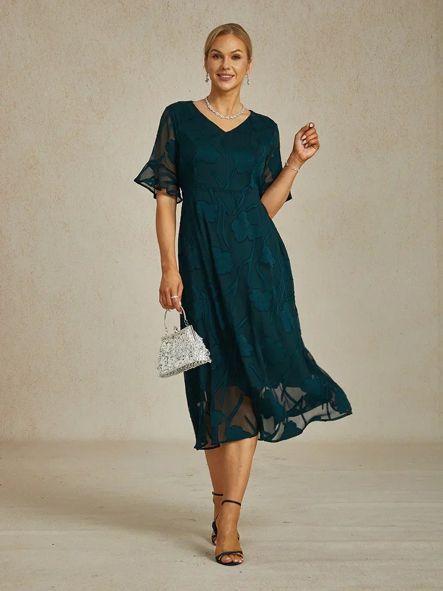 Maxikleid mit Rüschen und flatternder Spitze