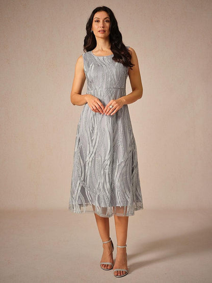 Einfarbiges Midikleid aus Spitze