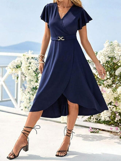 Blaues Chiffonkleid mit Plissee und Rüschen