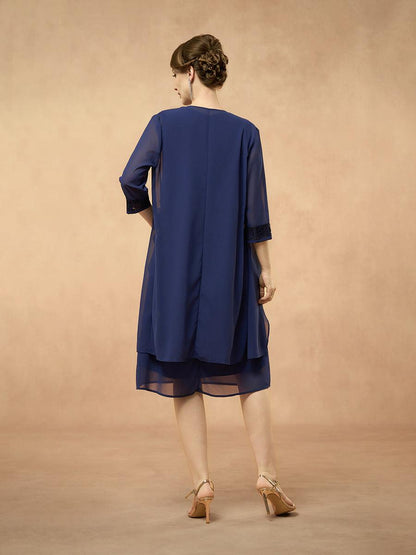 Marineblaues zweiteiliges Chiffon-Kleid-Set mit Pailletten und Strickjacke