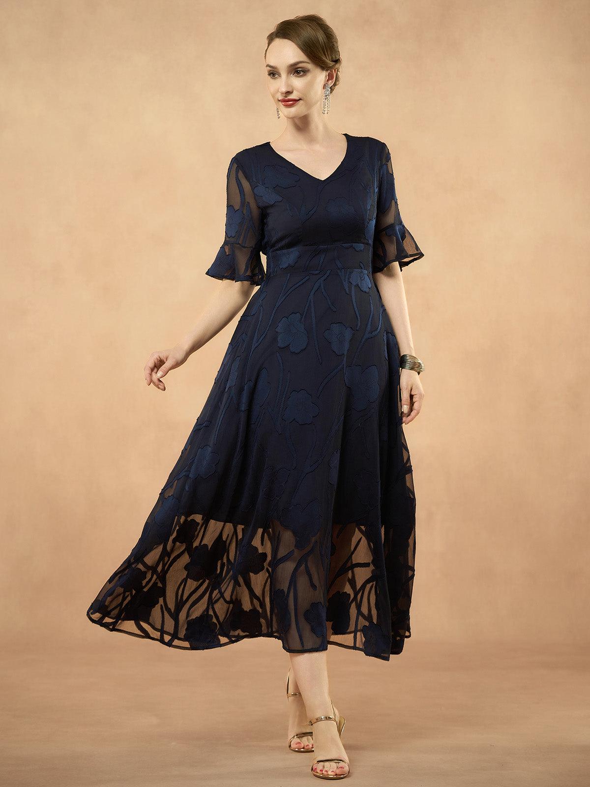 Robe longue en dentelle à volants