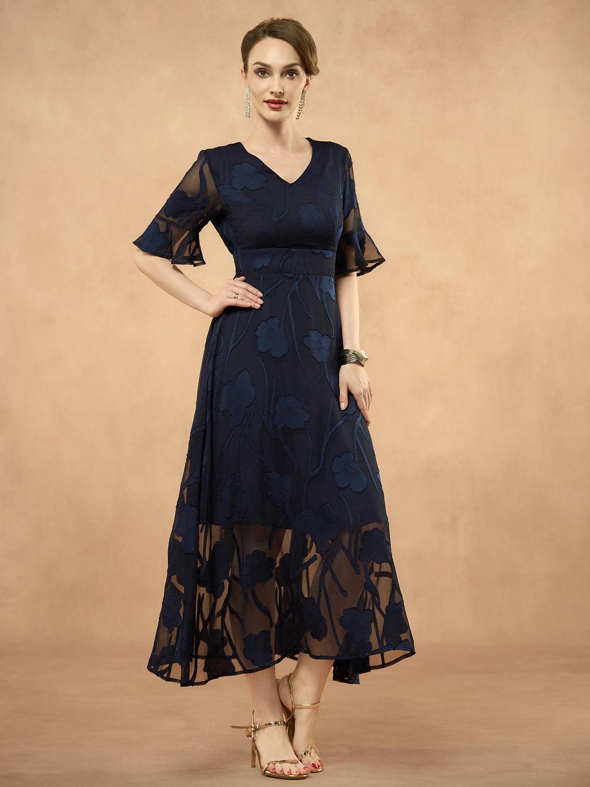 Robe longue en dentelle à volants