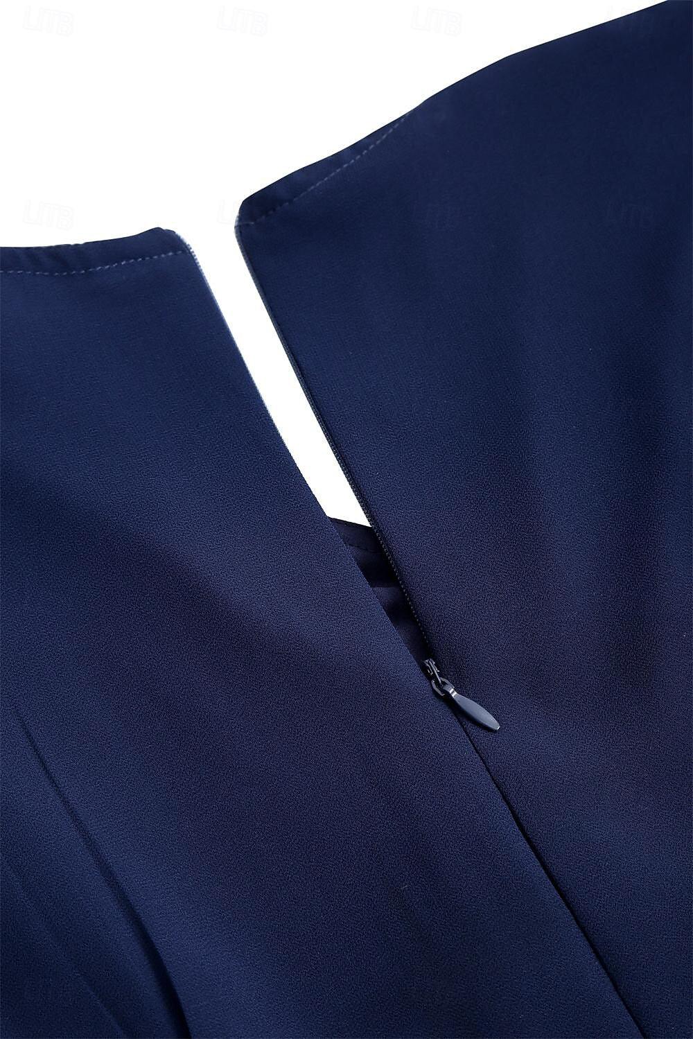 Blaues Chiffonkleid mit Plissee und Rüschen