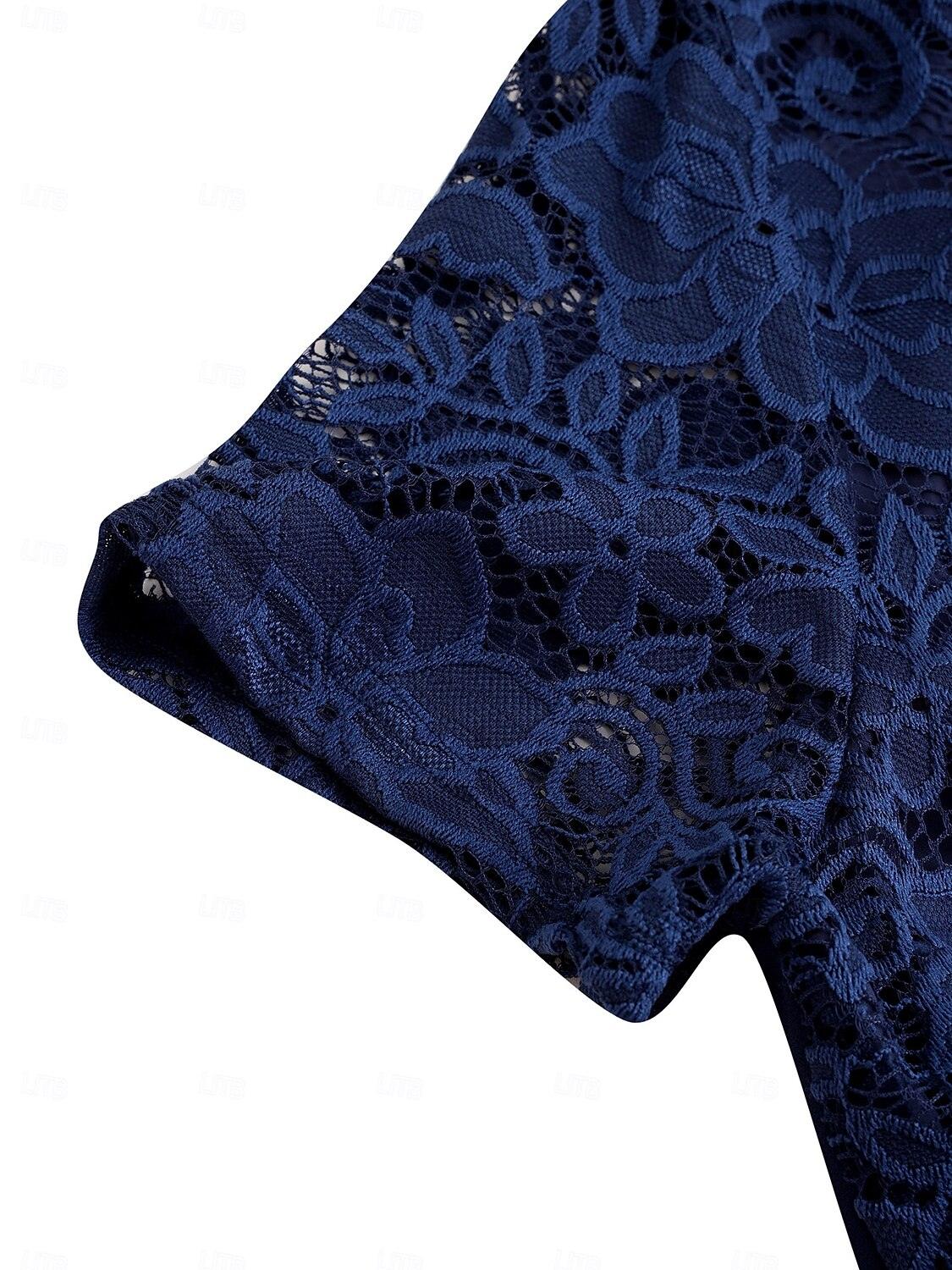 Blaues Chiffonkleid mit Spitzenrüschensaum
