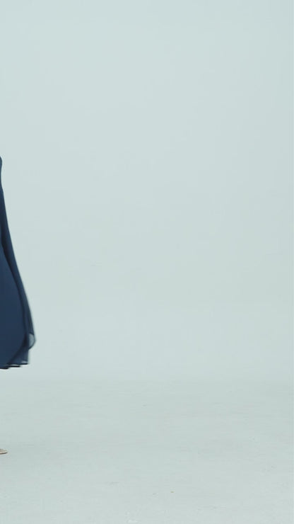 Fließendes Chiffon-Midikleid mit Spitze