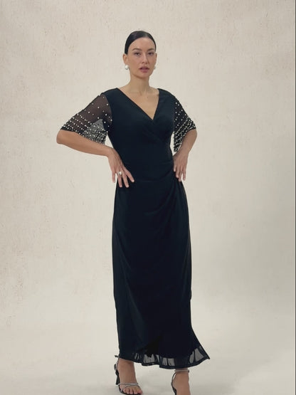 Vestido línea A con encaje roseta y adornos de lentejuelas