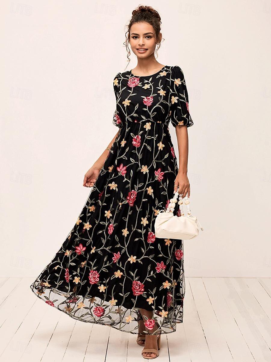 Maxikleid aus Spitze mit Blumenstickerei