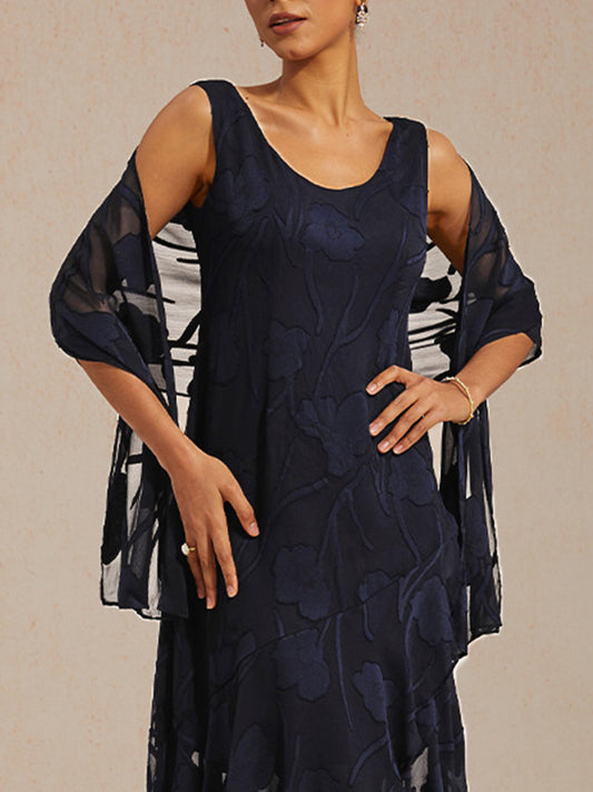 Marineblaues Chiffon-Abendkleid mit Blumenmuster und asymmetrischem Saum