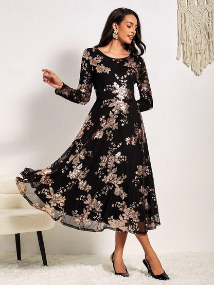 Schwarzes Maxikleid mit Rundhalsausschnitt und Spitze