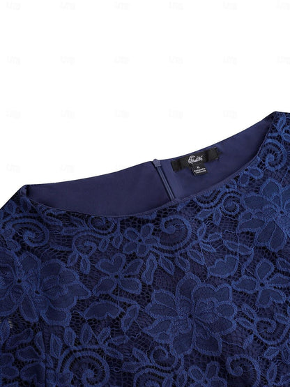 Blaues Chiffonkleid mit Spitzenrüschensaum